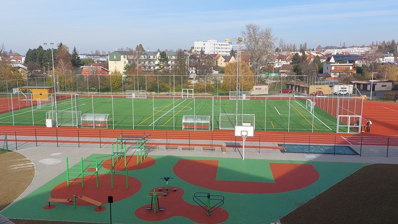 Bezpečnostní upozornění - Zahájení rekonstrukce hřiště