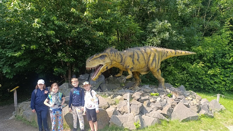 Školní výlet do DinoParku a ZOO – 2.A, 2.B