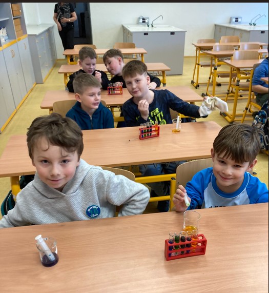 Kroužky malých badatelů a vědátorů se rozjely 