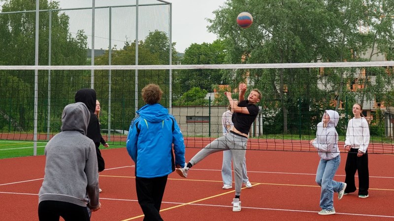 Komendy mají úžasný sportovní areál!